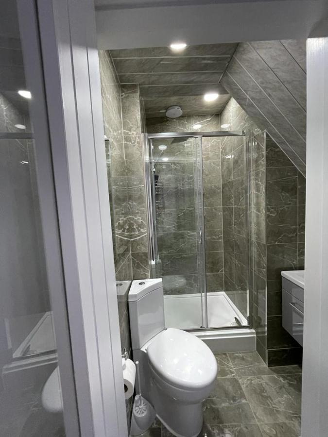 3 Bedroom Whalley Aparthotel เบิร์นลีย์ ภายนอก รูปภาพ