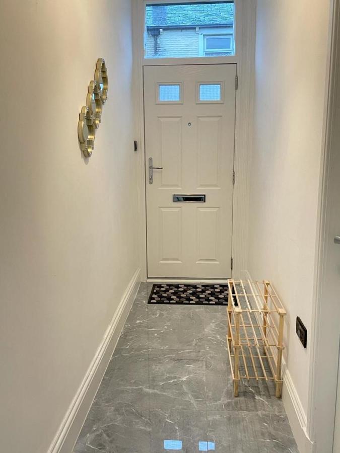 3 Bedroom Whalley Aparthotel เบิร์นลีย์ ภายนอก รูปภาพ